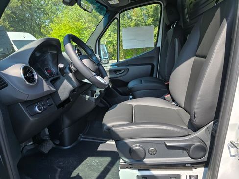New 2025 Mercedes-Benz Sprinter 2500 image 16