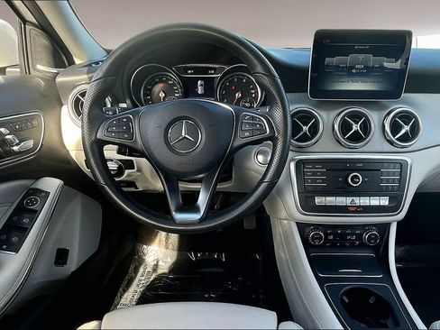 Used 2019 Mercedes-Benz GLA 250 GLA 250 w/ Premium Package image 8