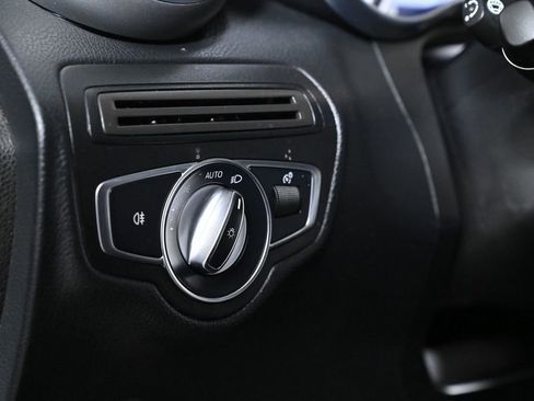 Used 2018 Mercedes-Benz GLC 300 4MATIC image 23