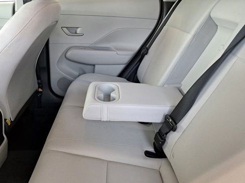 Used 2025 Hyundai Kona SEL FWD image 28