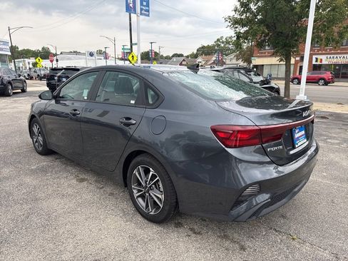 Used 2023 Kia Forte LXS image 5