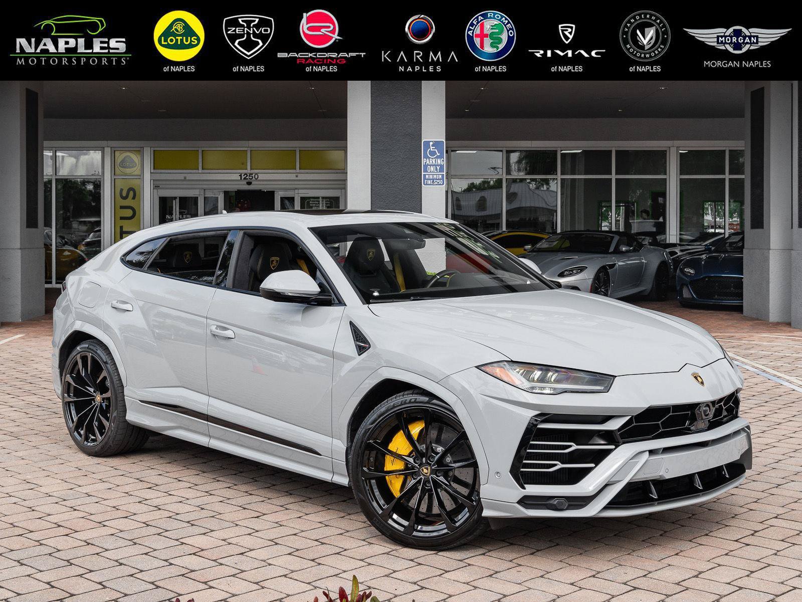 Used 2022 Lamborghini Urus AWD/4WD image 1