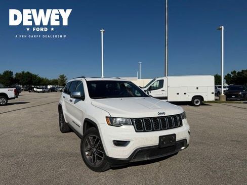 Used 2017 Jeep Grand Cherokee Limited AWD/4WD image 2