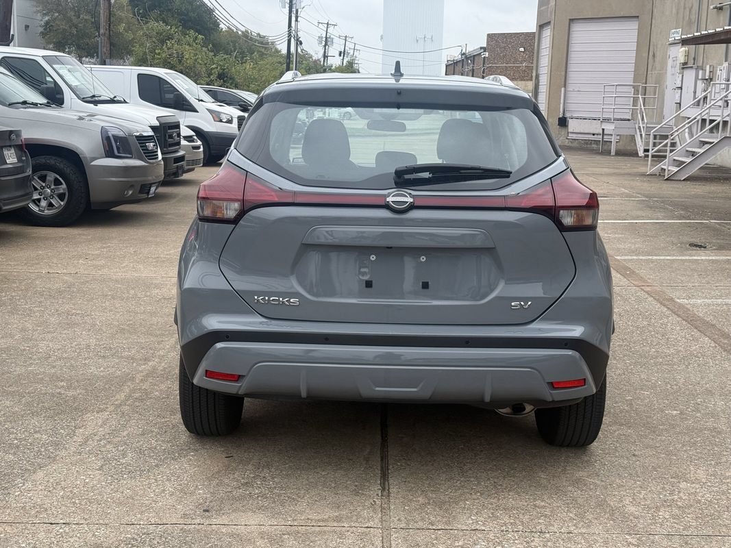 Used 2024 Nissan Kicks SV FWD image 5