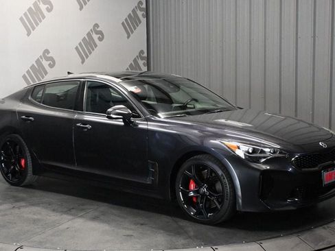 Used 2020 Kia Stinger GT2 RWD image 3