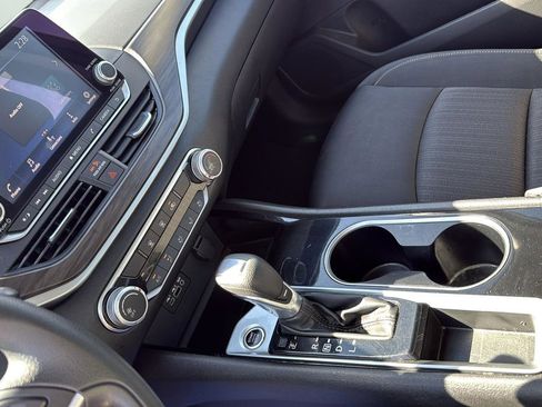 Used 2024 Nissan Altima 2.5 SV image 21