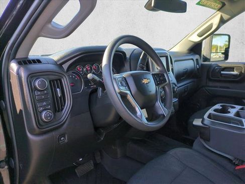 Used 2022 Chevrolet Silverado 2500 Custom w/ Custom Value Package image 10