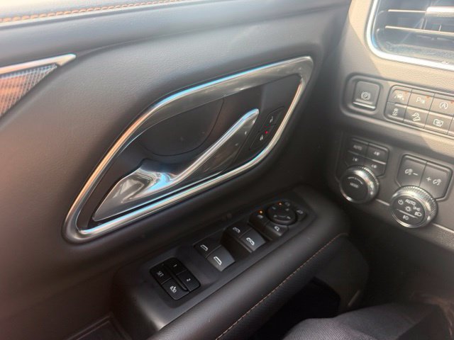 Used 2024 GMC Yukon XL AT4 w/ Technology Package AWD/4WD image 14