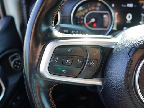 Used 2020 Jeep Wrangler Unlimited Sahara AWD/4WD image 32