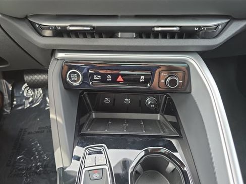 Used 2025 Audi Q5 Premium w/ Convenience Package AWD/4WD image 27