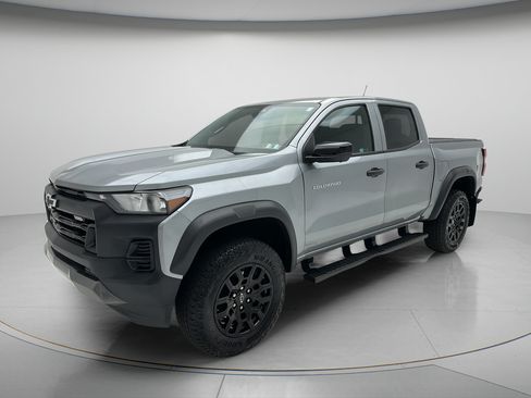 Used 2024 Chevrolet Colorado Trail Boss w/ Technology Package AWD/4WD image 7