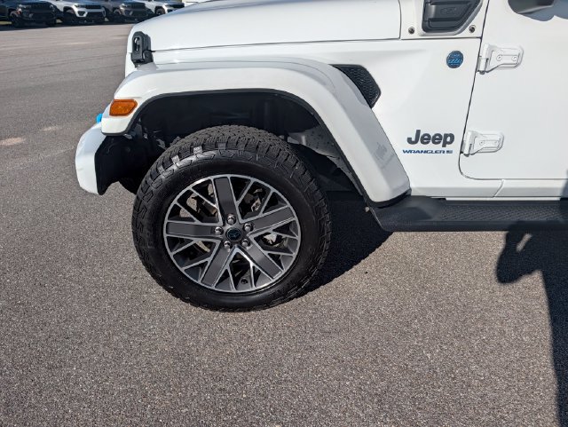 Used 2024 Jeep Wrangler High Altitude AWD/4WD image 28