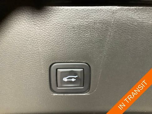 Used 2023 Chevrolet Traverse LT AWD/4WD image 16