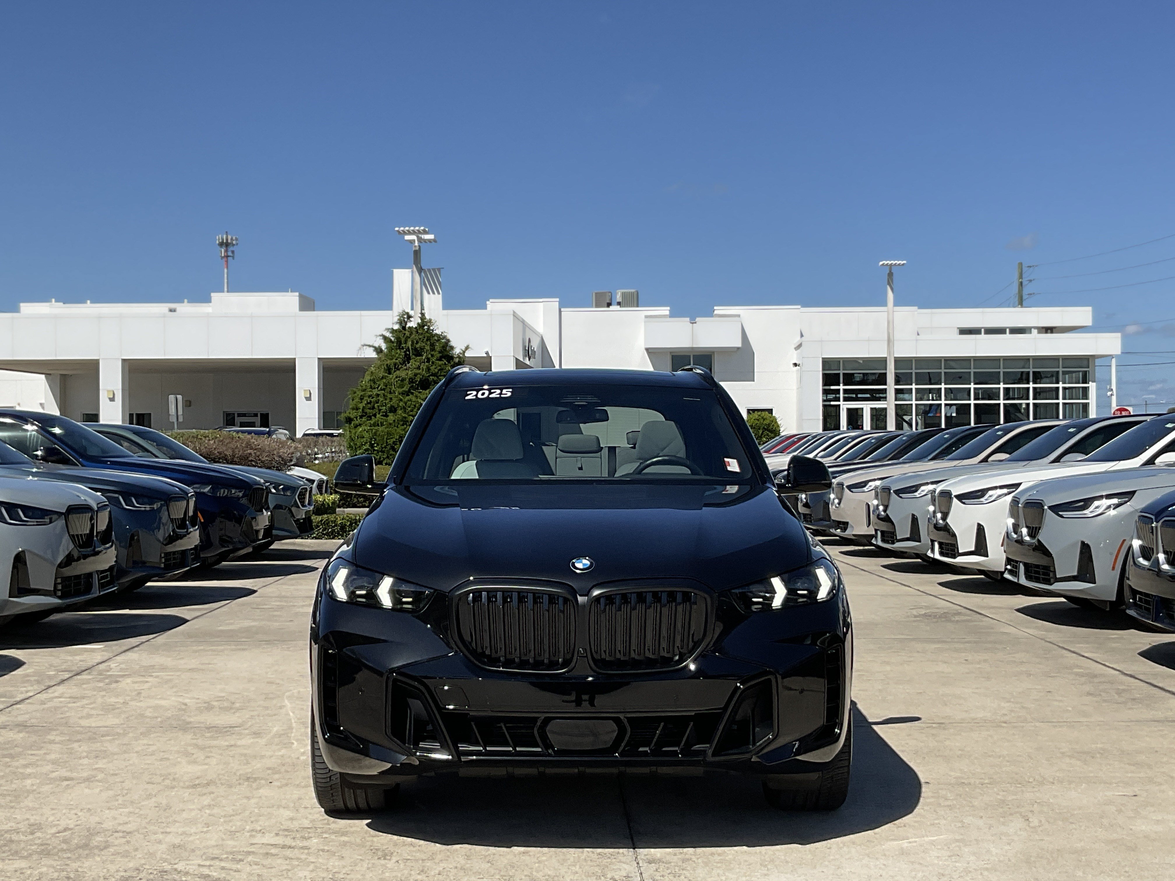 Certified 2025 BMW X5 sDrive40i w/ M Sport Package RWD image 2