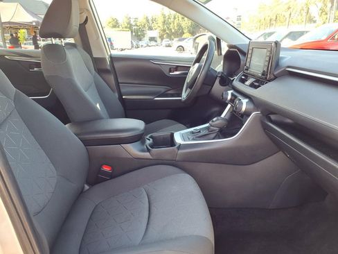 Used 2022 Toyota RAV4 XLE w/ Convenience Package AWD/4WD image 9