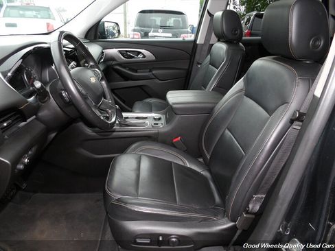 Used 2019 Chevrolet Traverse LT w/ LT Premium Package AWD/4WD image 13