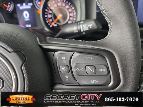 New 2025 Jeep Gladiator Sport image 17