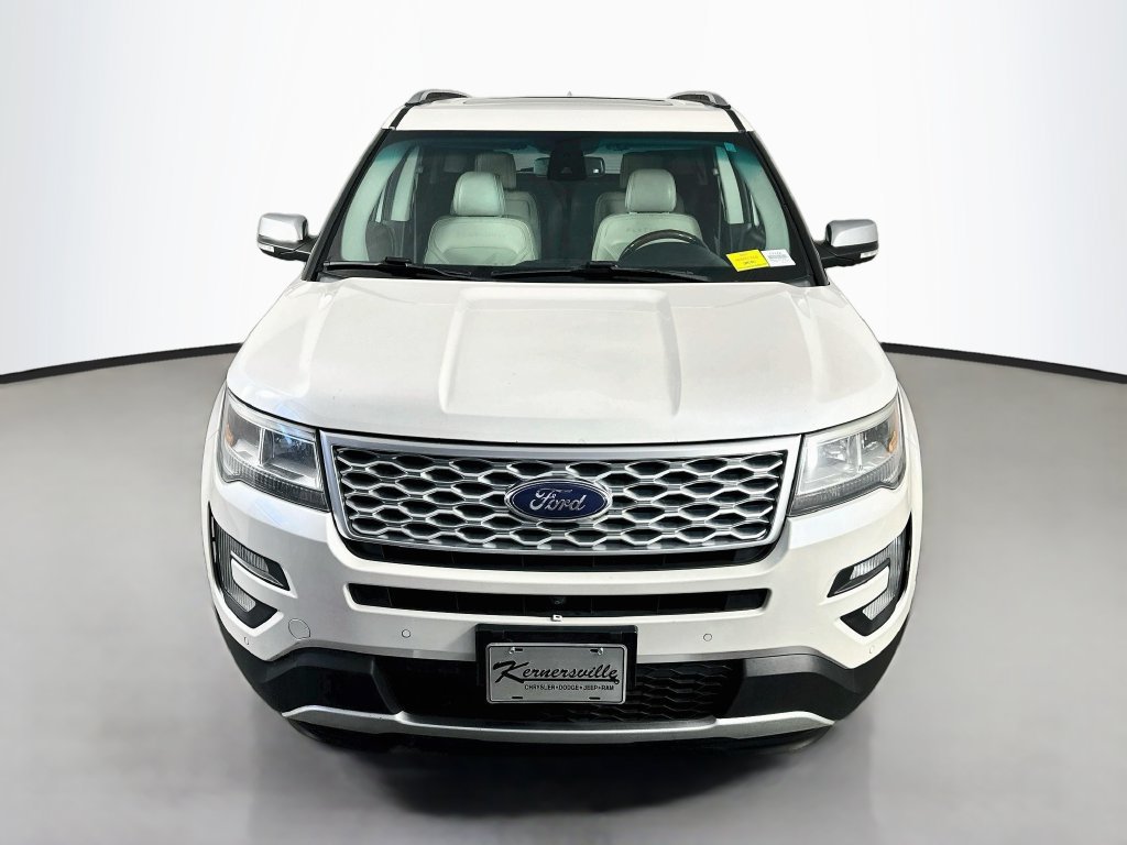 Used 2016 Ford Explorer Platinum AWD/4WD image 2