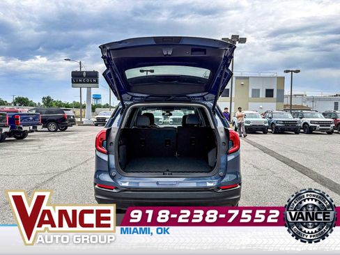 Used 2024 GMC Terrain SLT w/ Elevation Edition FWD image 14