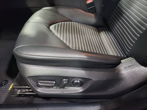 Used 2022 Toyota Camry SE FWD image 21