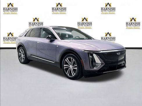 Used 2026 Cadillac Lyriq Premium Luxury AWD/4WD image 3