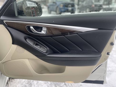 Used 2018 INFINITI Q50 Luxe w/ Essential Package (3.0T Luxe) image 14