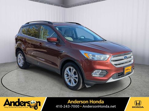 Used 2018 Ford Escape SE image 1