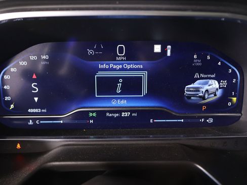 Used 2023 Chevrolet Suburban LT w/ Luxury Package image 3