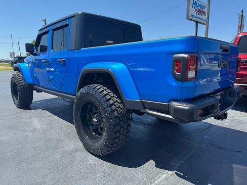 Used 2023 Jeep Gladiator Sport AWD/4WD image 12