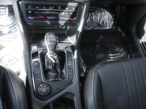 Used 2023 Volkswagen Tiguan SE R-Line image 24