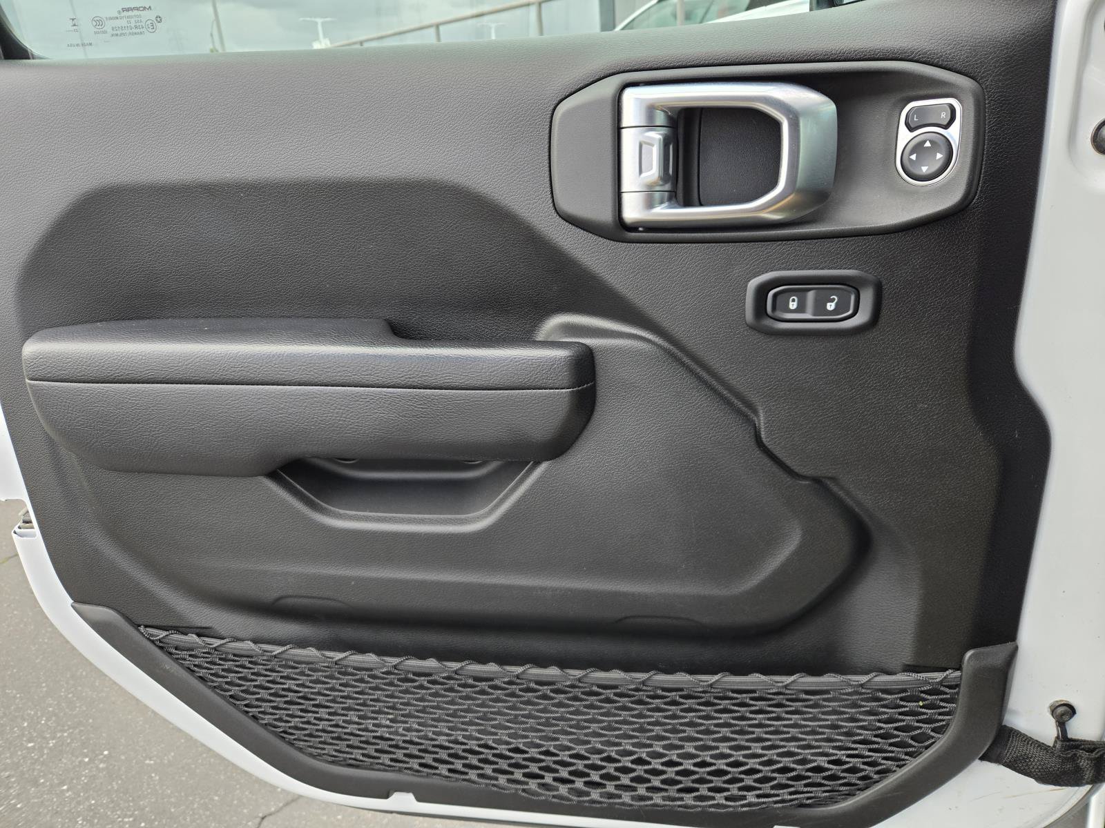 Used 2024 Jeep Wrangler Unlimited AWD/4WD image 23