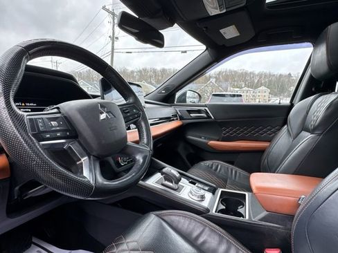 Used 2022 Mitsubishi Outlander SEL image 9