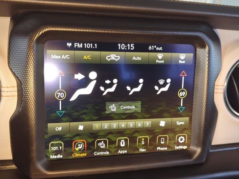 Used 2022 Jeep Gladiator Overland image 22