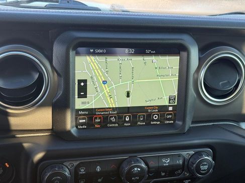 Used 2022 Jeep Gladiator Rubicon w/ LED Lighting Group image 19