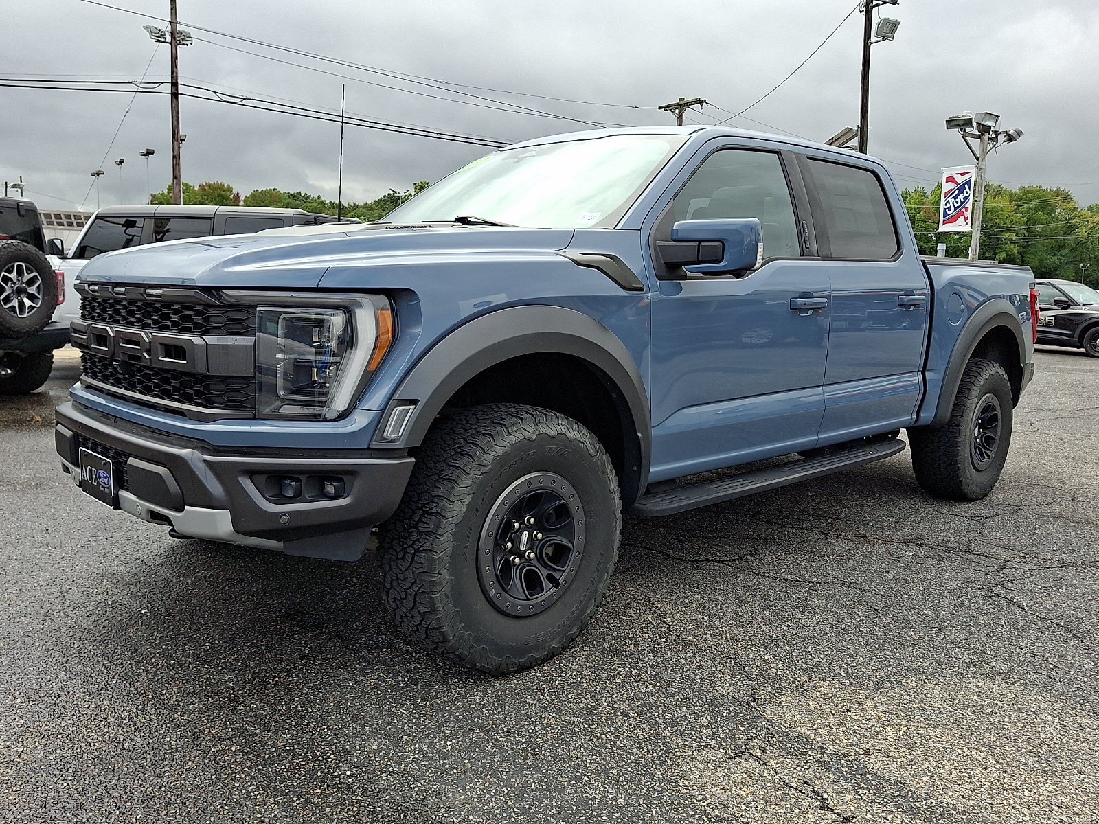 Certified 2023 Ford F150 Raptor w/ Raptor Carbon Fiber Package AWD/4WD image 3
