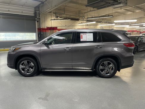 Used 2019 Toyota Highlander Limited Platinum image 7