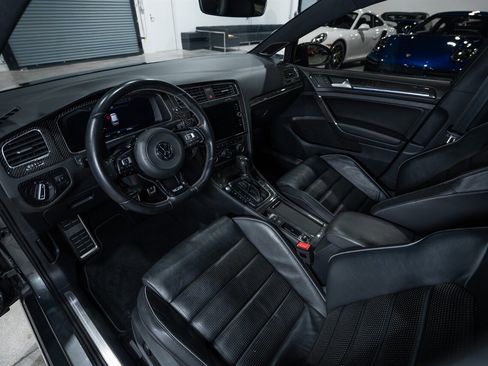Used 2019 Volkswagen Golf R 4-Door image 18