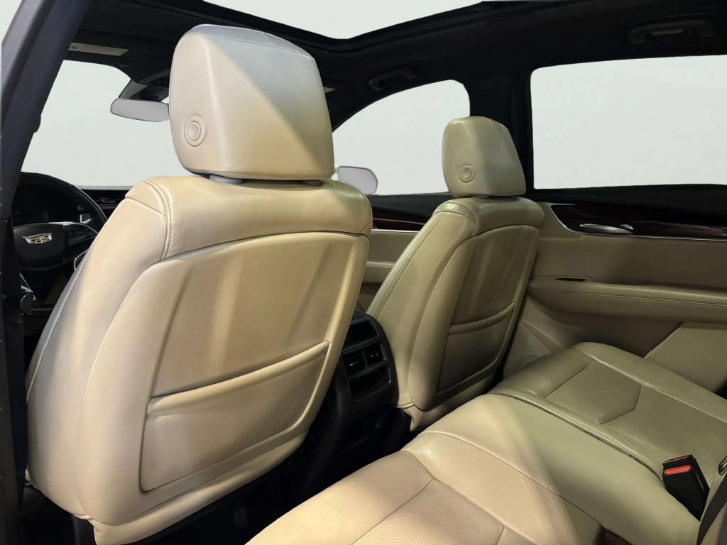 Used 2017 Cadillac XT5 Premium Luxury w/ LPO, Wheel Lock Package AWD/4WD image 19