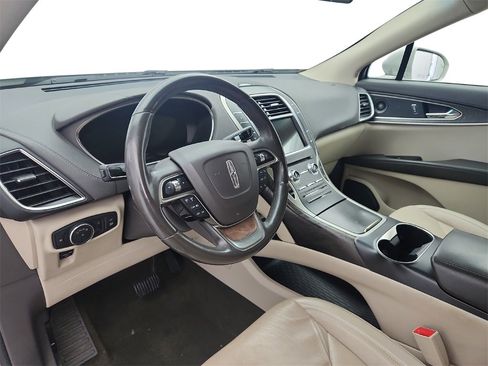 Used 2020 Lincoln Nautilus Reserve image 10