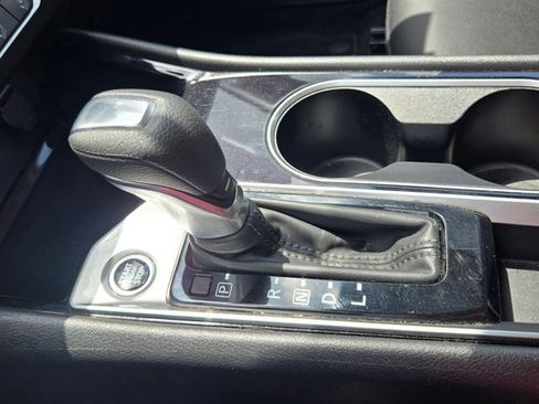 Used 2024 Nissan Altima 2.5 SV image 16