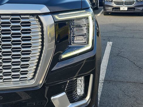 Used 2024 GMC Yukon Denali AWD/4WD image 9