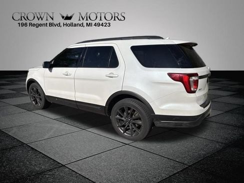 Used 2019 Ford Explorer XLT w/ Equipment Group 202A AWD/4WD image 5