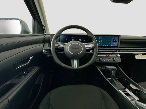 New 2026 Hyundai Tucson SE image 17