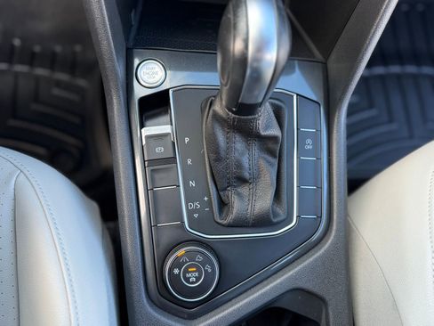 Used 2020 Volkswagen Tiguan SE image 23