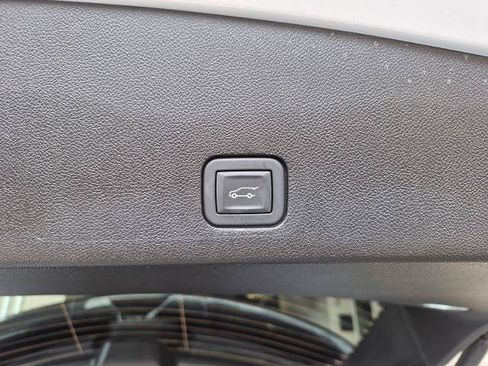 Used 2025 Cadillac XT6 Sport w/ Technology Package AWD/4WD image 15