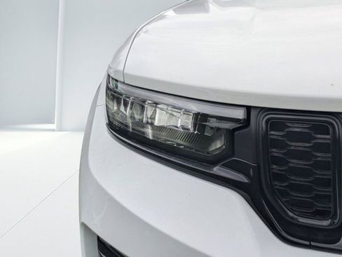 New 2025 Jeep Grand Cherokee Limited w/ Black Appearance Package image 8