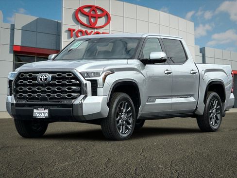 Used 2023 Toyota Tundra Platinum w/ Advanced Package AWD/4WD image 7