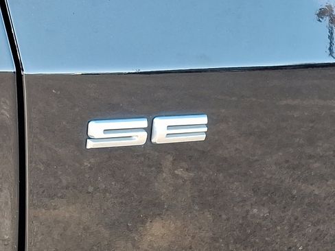 Certified 2022 Ford Escape SE image 30