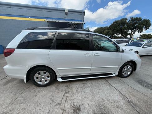 Used 2004 Toyota Sienna XLE Limited image 8