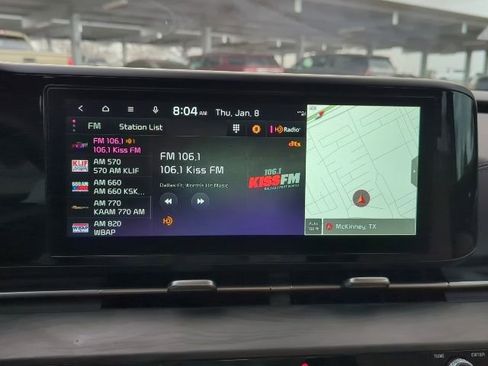 Used 2024 Kia Carnival EX image 6